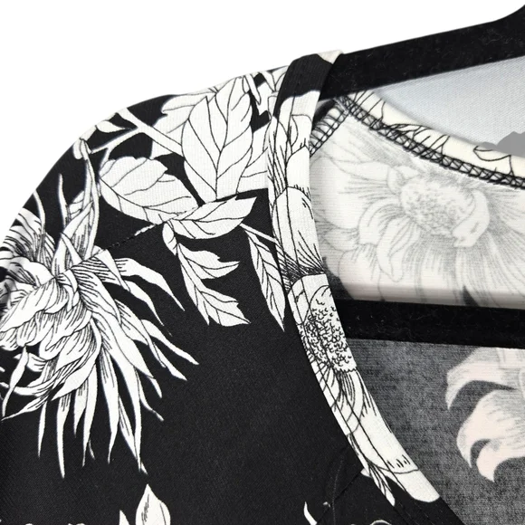 Karen Kane Size 2X Black White  Floral Top Wrinkle Free Tunic - Picture 7 of 16